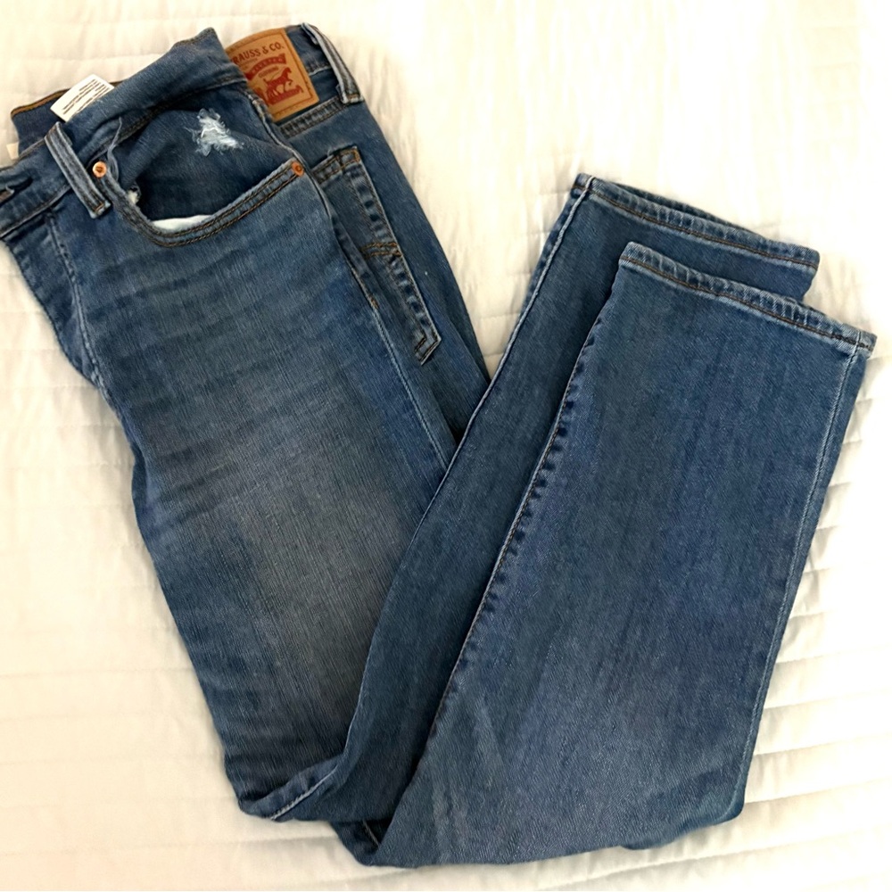 Levi’s straight wedgie blue jeans size 30